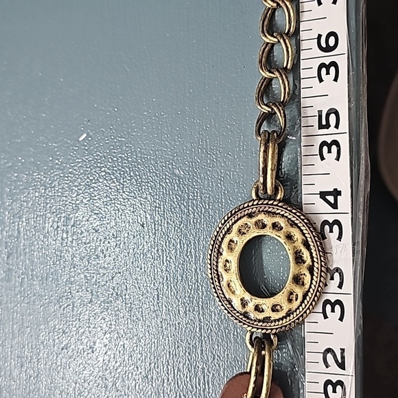 Belt chain style, brass rings. Very adjustable. Excellent condition and quality. - Picture 5 of 7